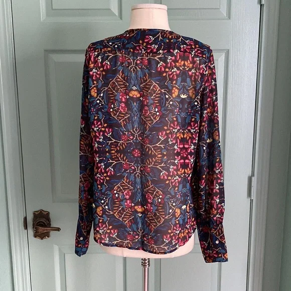 🌿CONVERSE sheer floral blouse with pleating detail and half button front - Picture 6 of 13